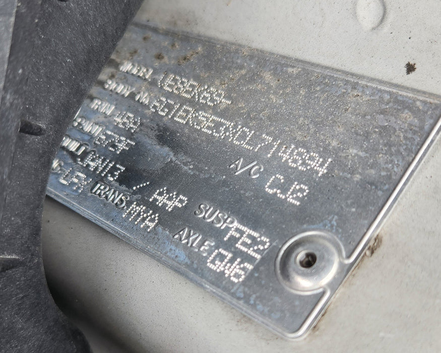 A204 - VE SV6 HOLDEN COMMODORE SERIES II - Fuel Flap HERON WHITE #679F