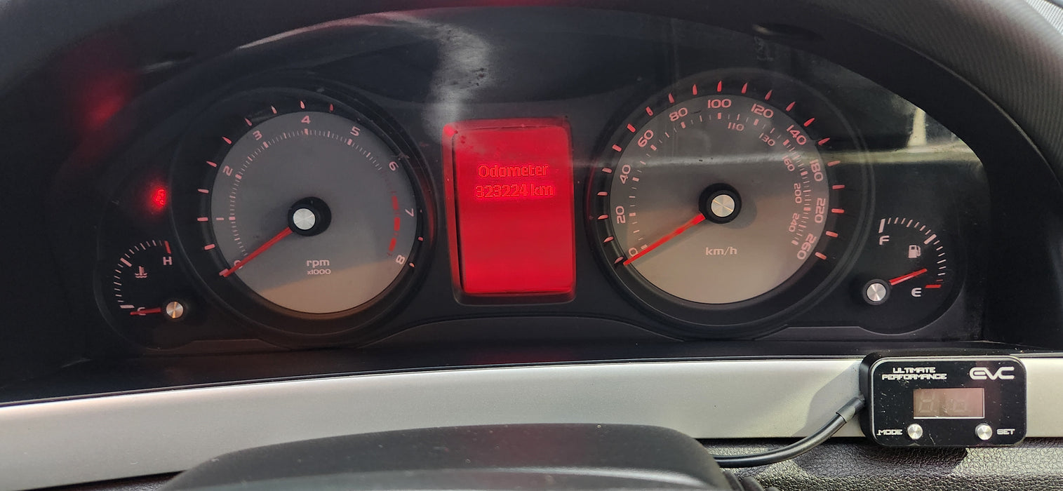 A211 - VE SV6 Holden Commodore WAGON (2008) SERIES I - Cluster LY7 V6 AUTO - 323, 223kms (LVL 1 SV6) P/N: 2222122