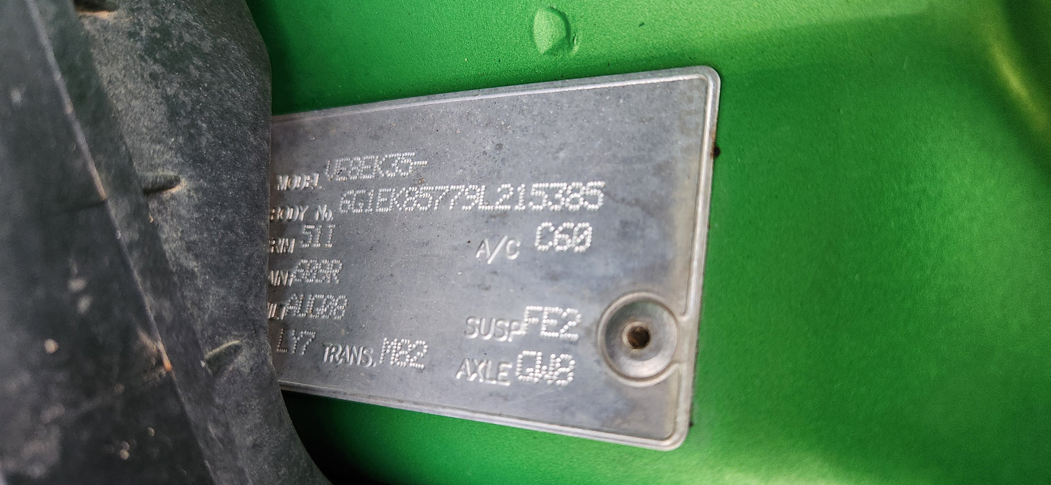 A211 - VE HOLDEN COMMODORE  - Leather Steering Wheel with silver trim