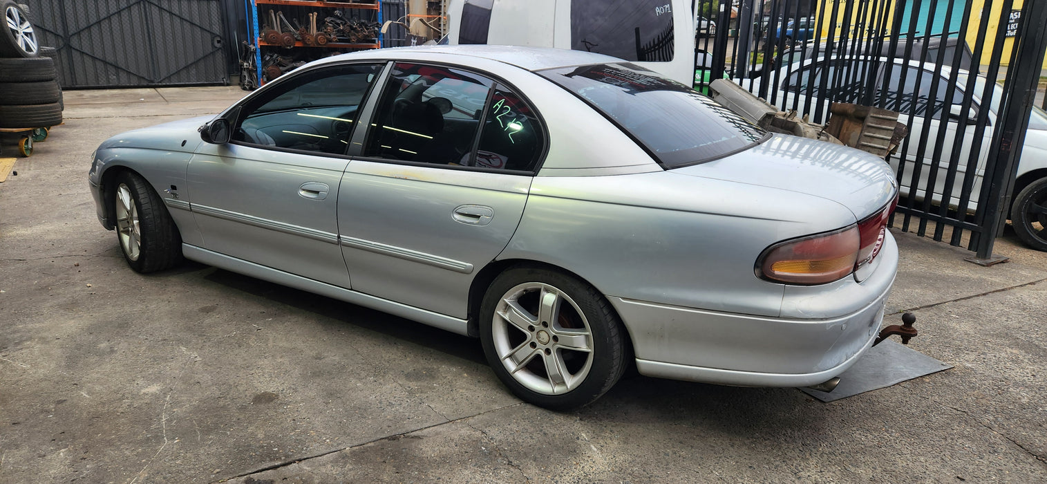 A212 - VT Holden Commdore V6 Auto - Computer Set (BCM 813 Mid, ECU Service #16233396, FOB)