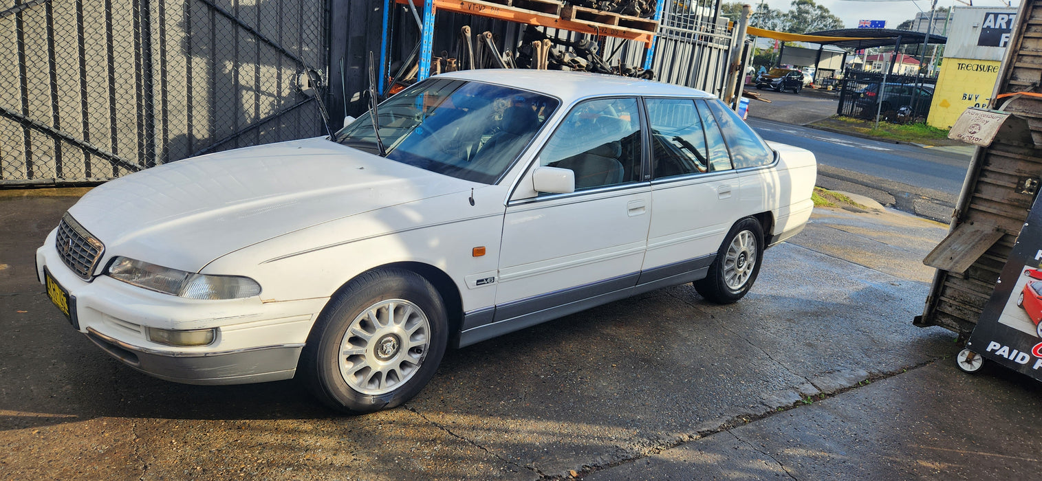 A230 - VR Holden Statesman V6 LG2, Auto M30 173,XXXkms Alaskan White #J064