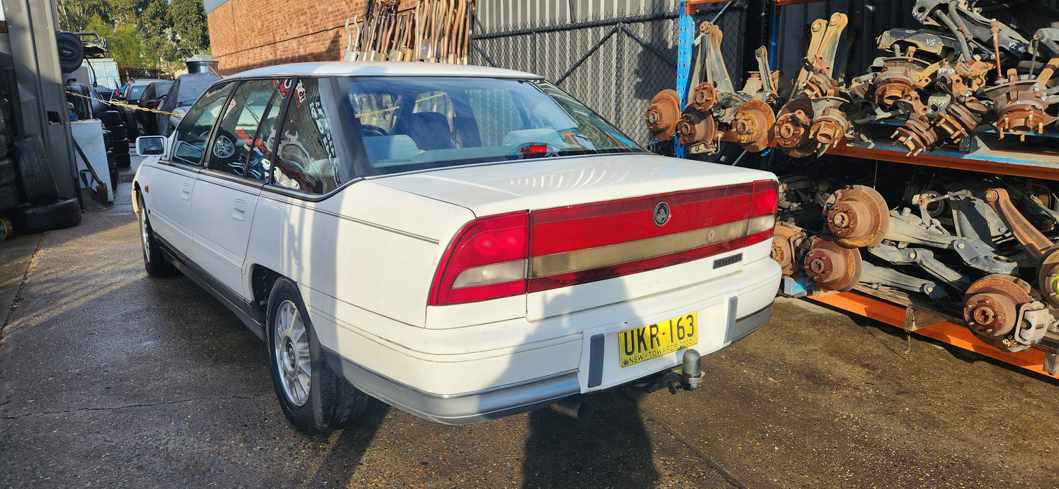 A230 - VR Holden Statesman V6 LG2, Auto M30 173,XXXkms Alaskan White #J064