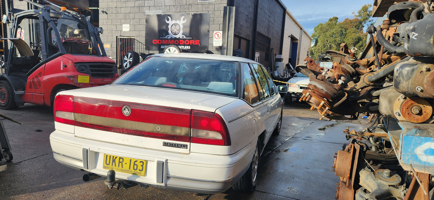A230 - VR Holden Statesman V6 LG2, Auto M30 173,XXXkms Alaskan White #J064