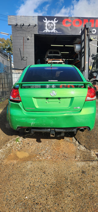 A217 - VE HOLDEN COMMODORE SV6 I - Bootlid - ATOMIC GREEN #609R