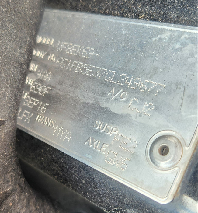 A218 - VF HOLDEN COMMODORE SV6 - Fuel Flap PHANTOM BLACK #690F