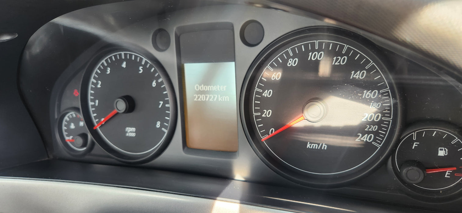 A220 - VE Holden Commodore Series II Omega - Cluster V6, Auto 220,XXXkms