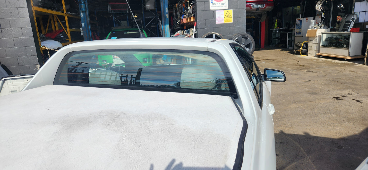A220 - VE Holden Commodore Utility - Sailplane Heron White
