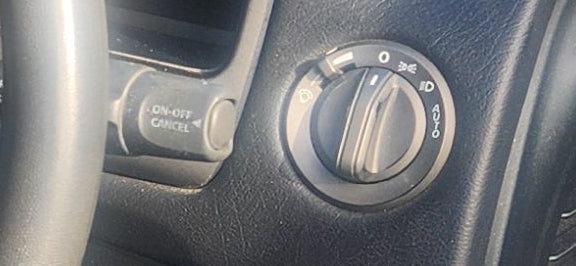 A225 - VZ Holden Commodore Utility - Headlight Switch GENUINE - GREY