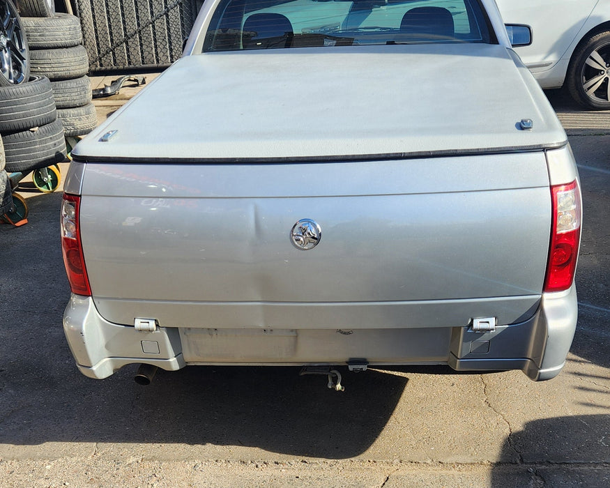 A225 - VZ Holden Commodore Utility - UTE Tailgate Support Cables (PAIR)