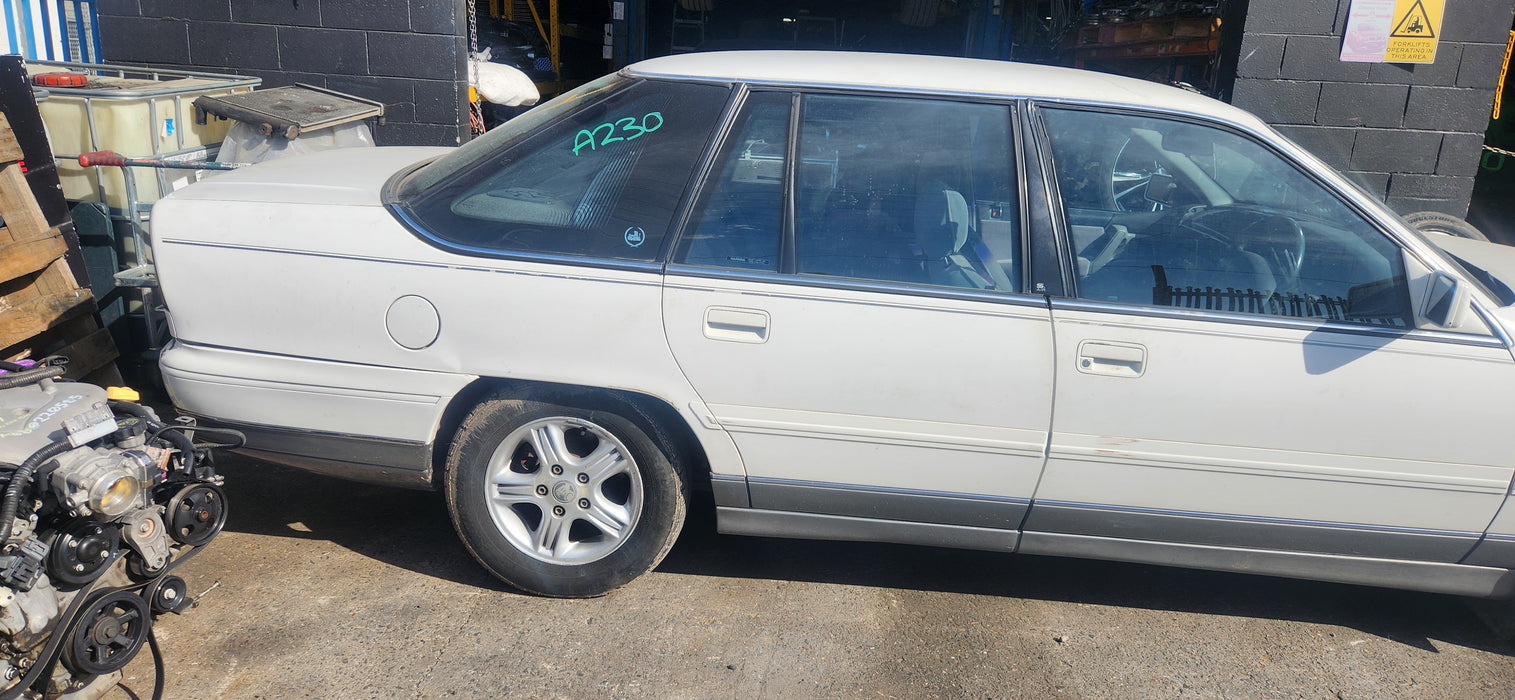 A230 - VR Holden Statesman V6 LG2, Auto M30 173,XXXkms Alaskan White #J064
