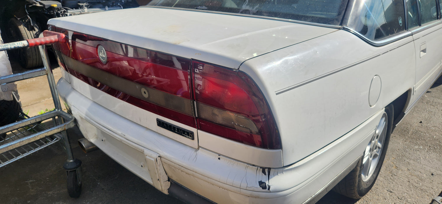 A230 - VR Holden Statesman V6 LG2, Auto M30 173,XXXkms Alaskan White #J064