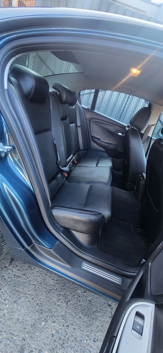 A232 - VF HOLDEN COMMODORE SEDAN - Interior Carpet Grey (like new only 79,XXXkm Car)