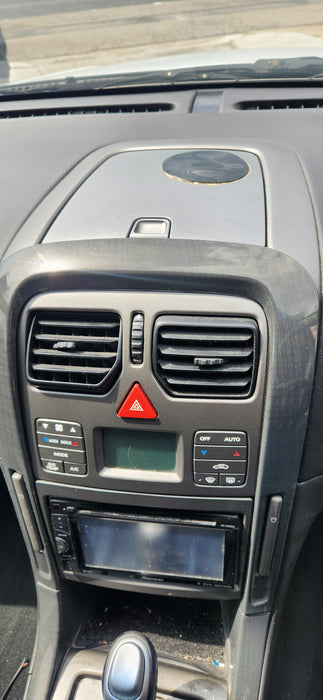 A233 - VZ HOLDEN COMMODORE WAGON - Centre Dash Pocket Grey