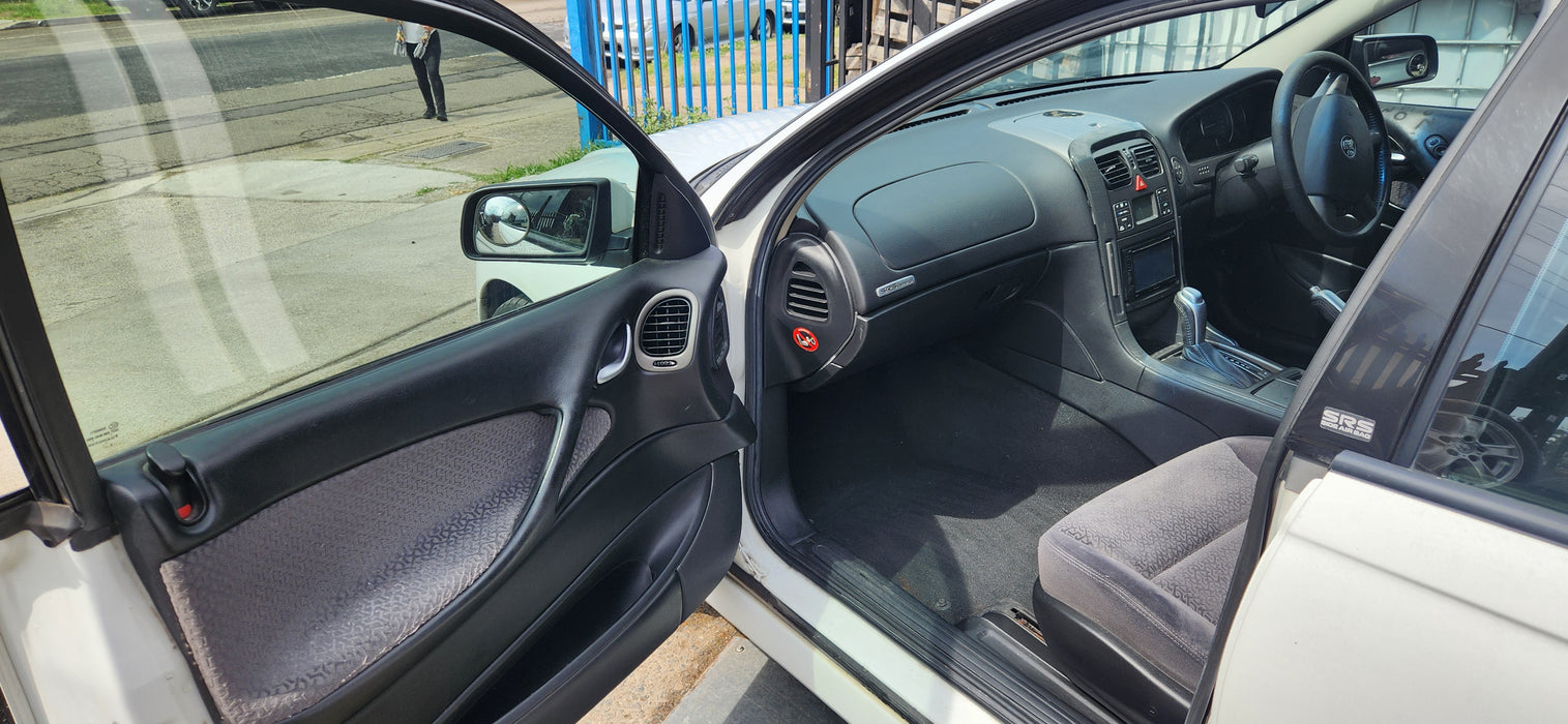 A233 - VZ HOLDEN COMMODORE WAGON - Centre Dash Pocket Grey