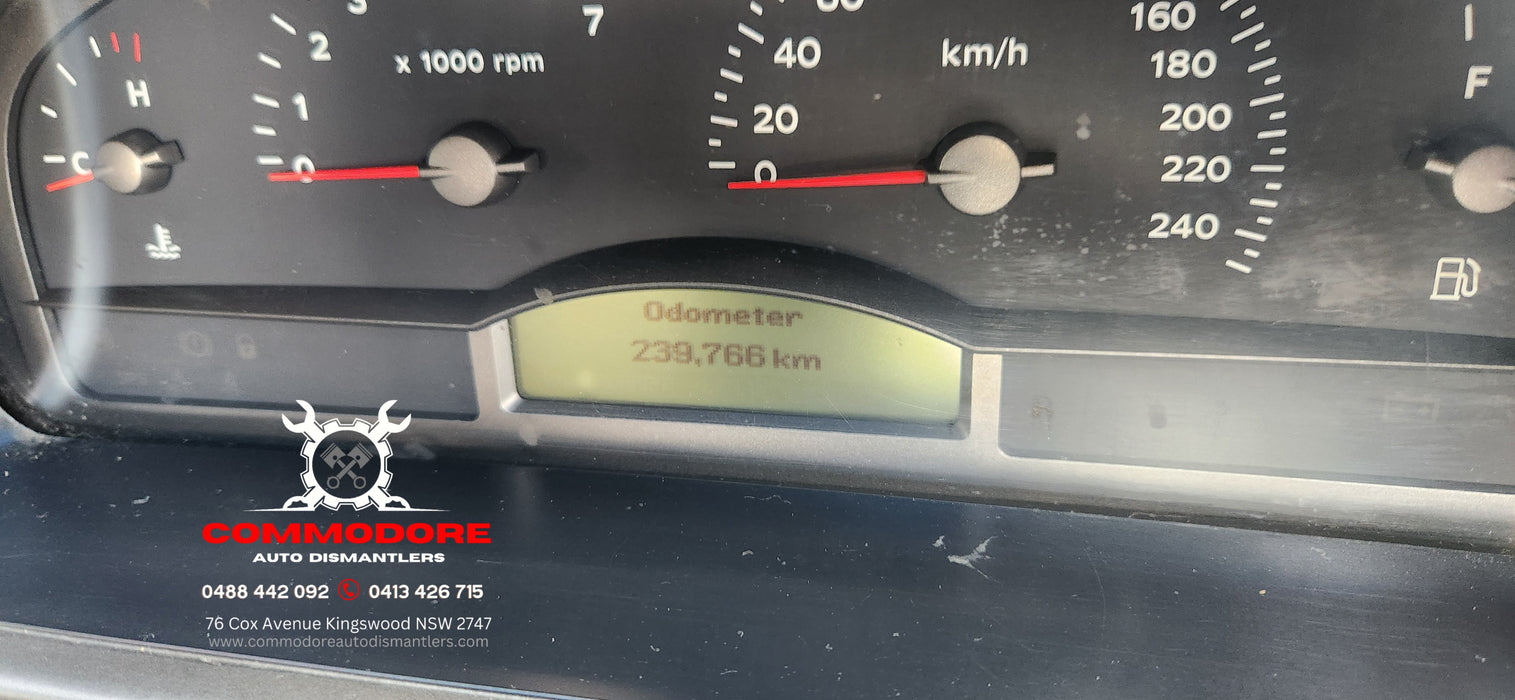 A235 - VZ EXECUTIVE SEDAN - V6 AUTO Cluster: 239, 766km