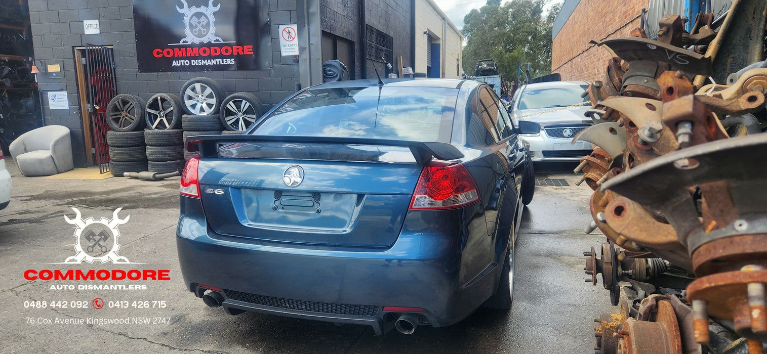 A237 - VE HOLDEN COMMODORE SV6 SEDAN - Bootlid w/ Wing - KARMA #610R