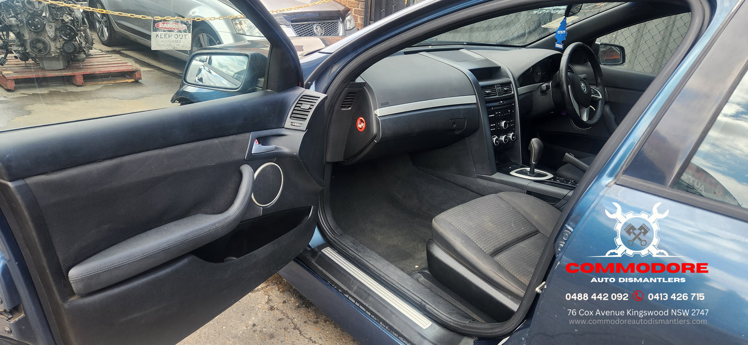 A237 - VE HOLDEN COMMODORE SEDAN - Internal Door Handle PASSENGER'S FRONT