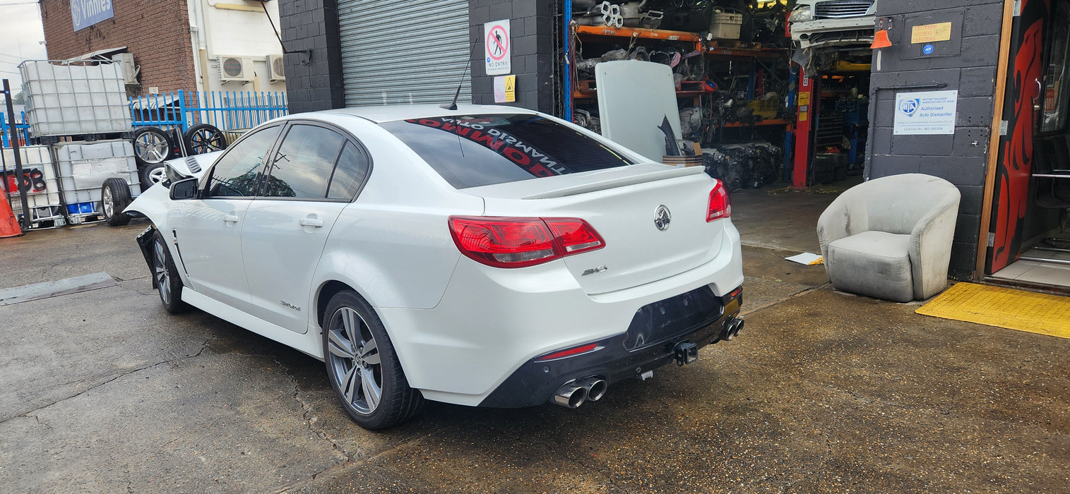 A241 - VF Holden Commodore SEDAN SERIES I (2015) - Cluster V6 AUTO LFX - 163, 000kms P/N: P/N: 92273778