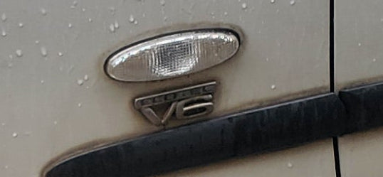 A238 - VX SII Holden Commodore SEDAN - Guard Blinker GENUINE (L/H - R/H COMPATIBLE) - CLEAR LENSE