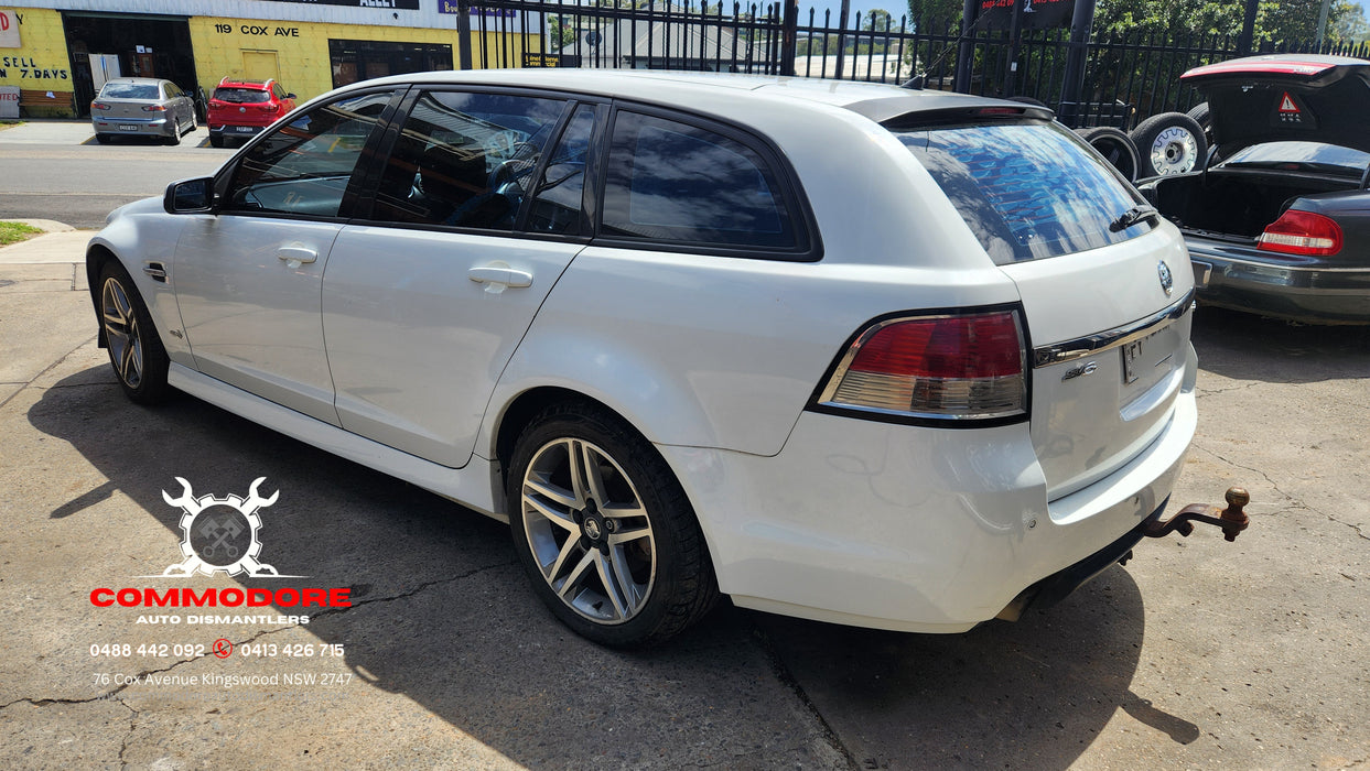 A250 - VE SV6 Holden Commodore Wagon Series II V6 LLT, Auto MYB 220,XXXkms Herron White #679F