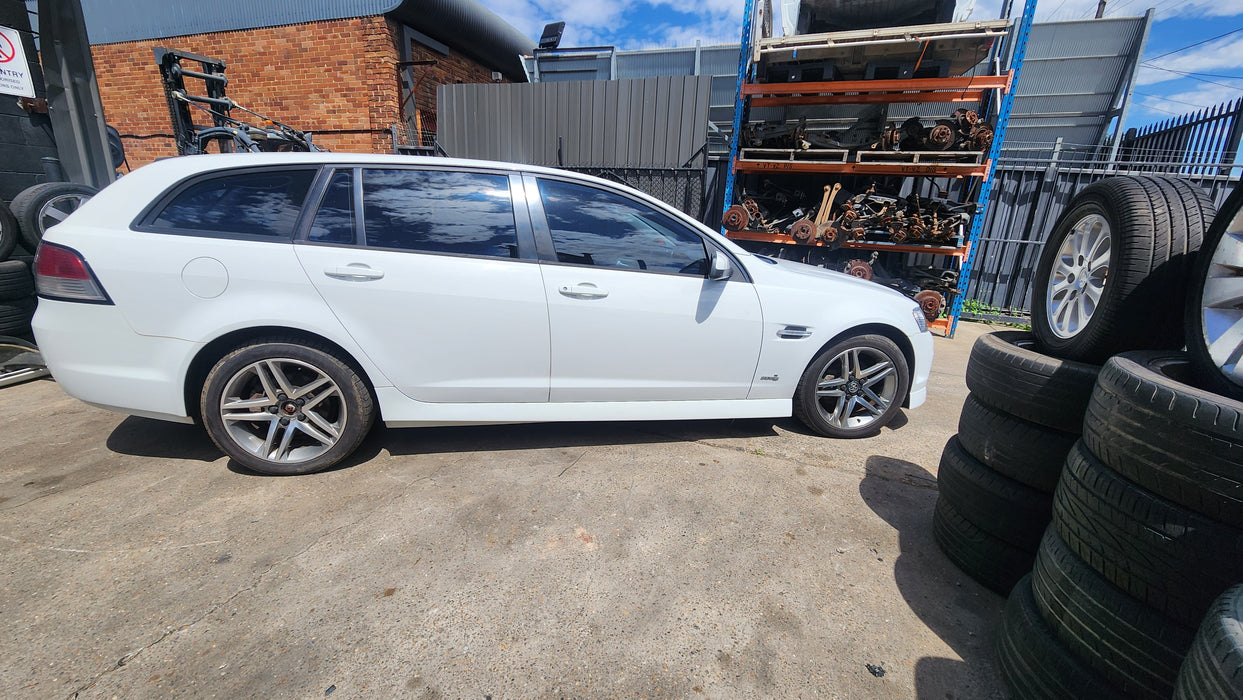 A250 - VE SV6 Holden Commodore Wagon Series II V6 LLT, Auto MYB 220,XXXkms Herron White #679F