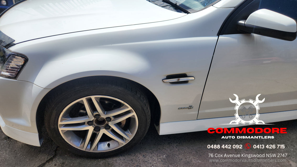 A250 - VE SV6 Holden Commodore Wagon Series II V6 LLT, Auto MYB 220,XXXkms Herron White #679F