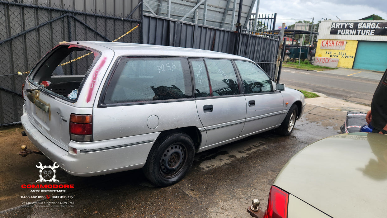A256 - VS Holden Commodore Wagon - Passenger Side Cargo Trim