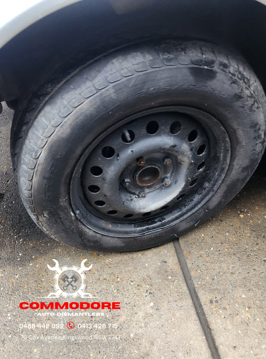 A256 - VS Holden Commodore Series II Wagon, V6, Auto 366,XXXkms Paint Code #H069 Silver Ice Metallic#15i Trim