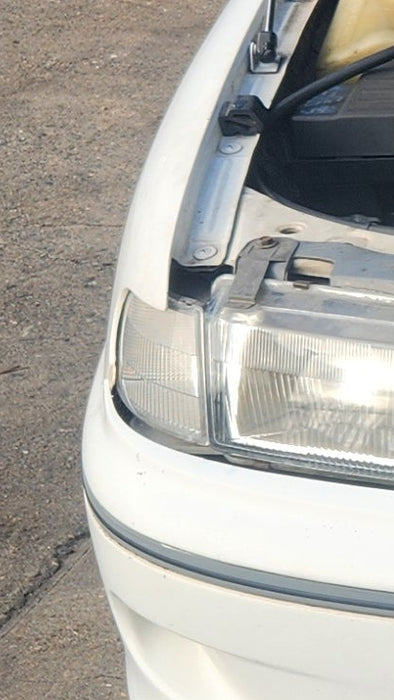 A257 - VS Holden Commodore SEDAN - Front Blinker Driver's Side GENUINE