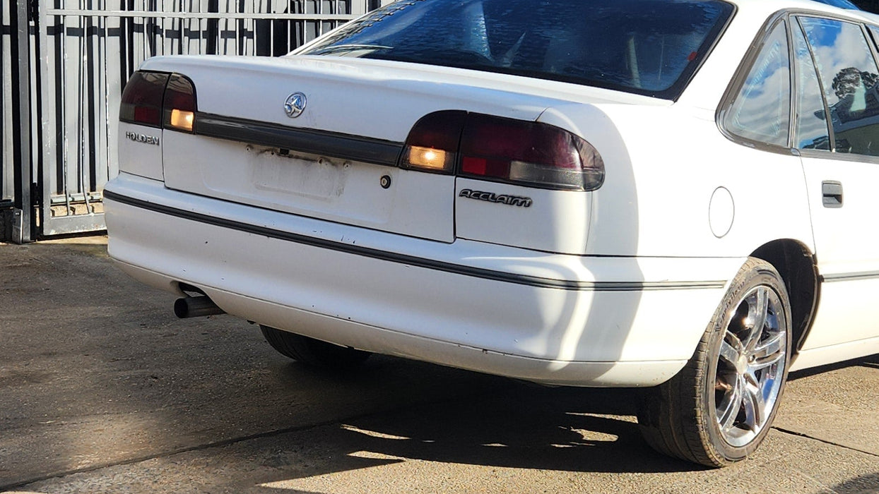 A257 - VS Holden Commodore SEDAN - Rear Bar GENUINE - ALASKAN WHITE #J064