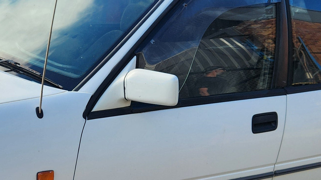 A257 - VS Holden Commodore SEDAN - Side Mirror (POWERED) Passenger's Side - ALASKAN WHITE #J064
