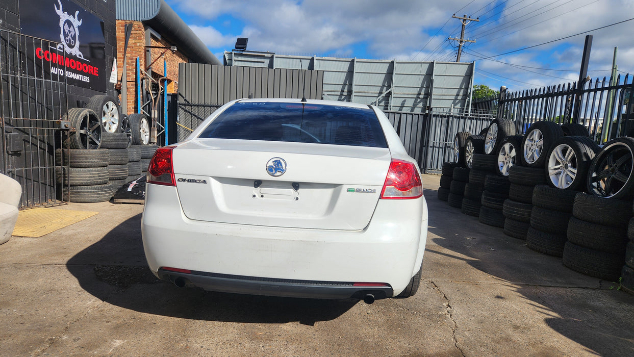 A258 - VE Holden Commodore Omega Series I Sedan V6, Auto  292,XXXkms Heron White #679F