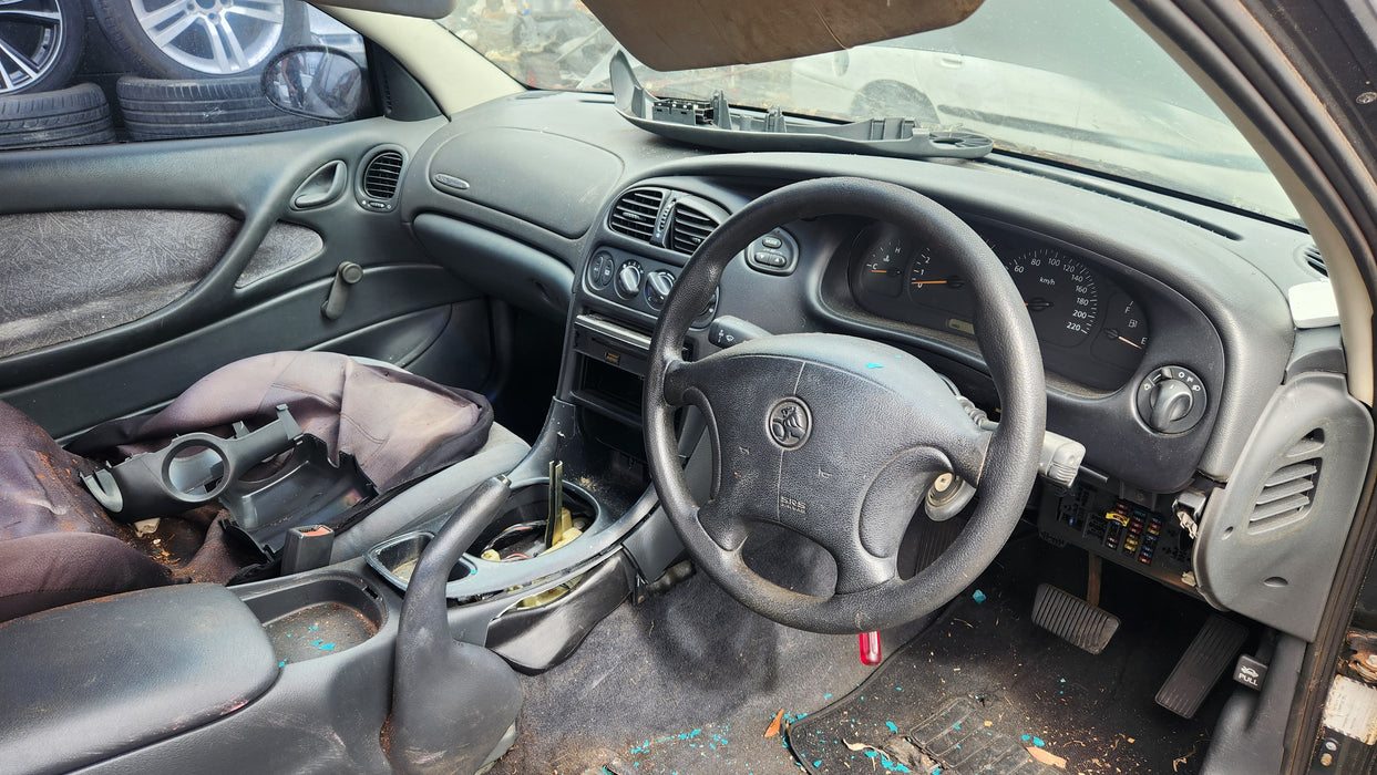 A259 - VT Holden Commodore SI (1998) - V6 AUTO Cluster LN3 - 236, 600kms (WD) P/N: 92047771