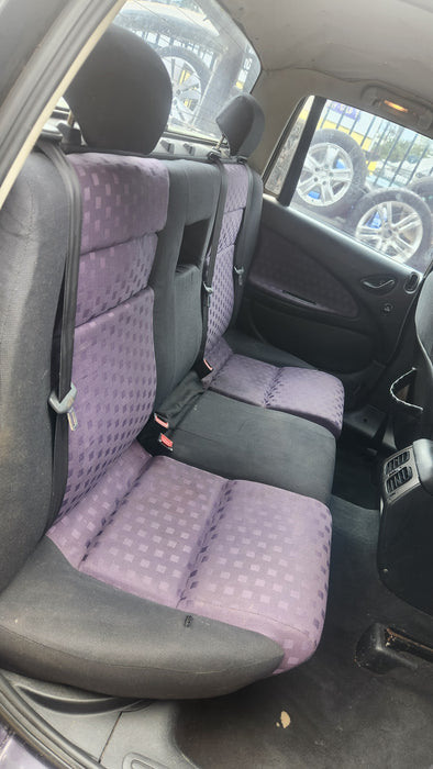 A260 - VY HOLDEN CREWMAN - SEATBELT CENTRE REAR