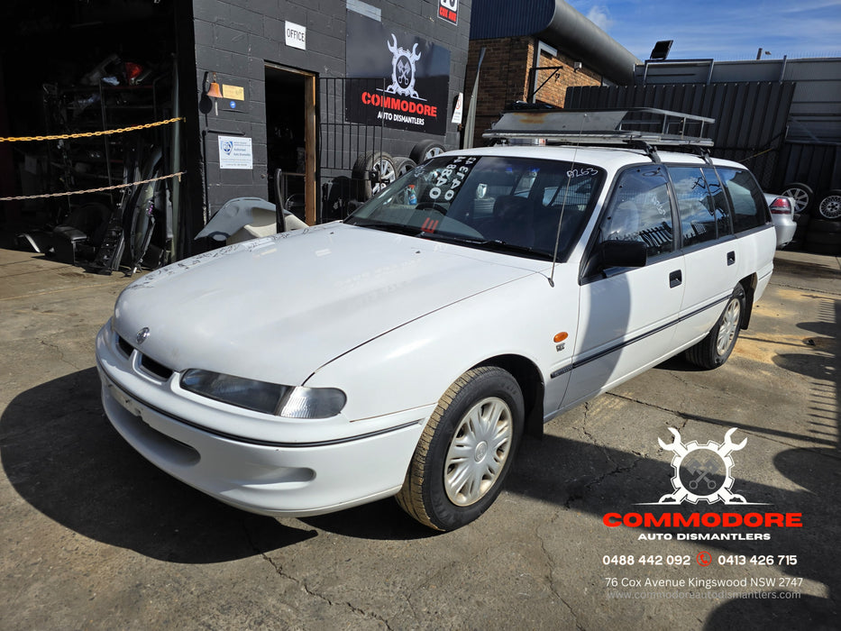 A263 - VS Holden Wagon - Tailgate with wiper, brake light windscreen & garnish - ALASKAN WHITE #J064