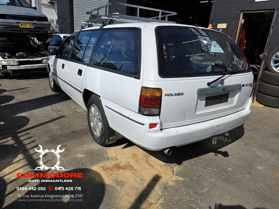 A263 - VS Holden Executive Wagon - Towbar with flat tongue Towball / Gooseneck