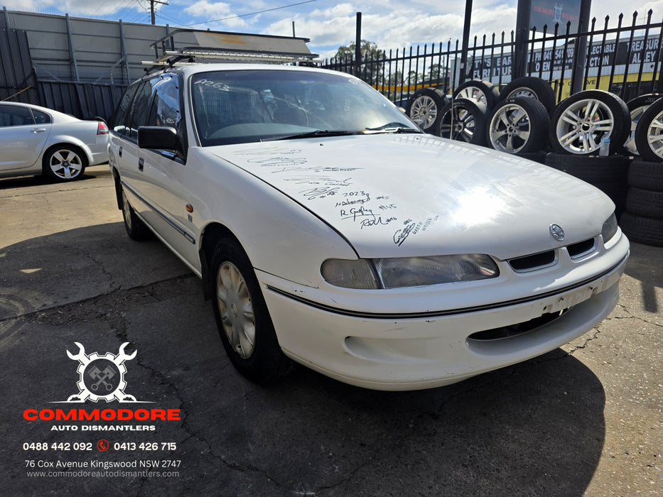 A263 - VS Holden Executive Wagon - Front Blinker - Drivers Side GENUINE