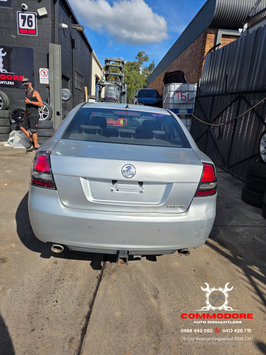 A264 - VE HOLDEN CALAIS - Boot Harness
