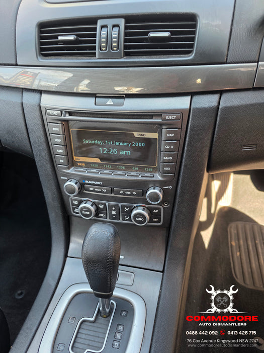 A264 - VE HOLDEN CALAIS / EQUIPE / BERLINA SERIES I - Centre Dash / Stereo Surround