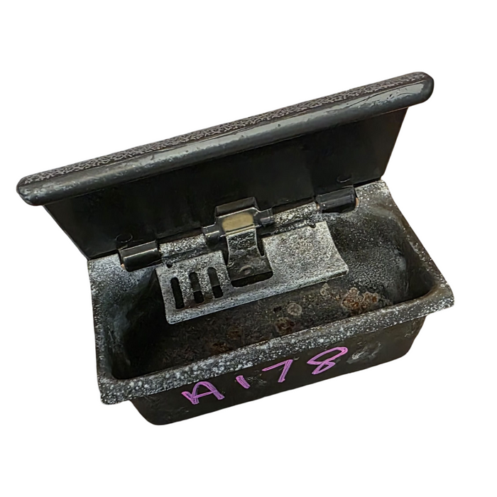 A178 - VR HOLDEN STATESMAN - Door Ash Tray