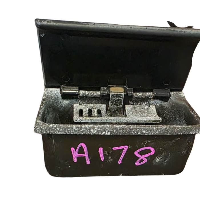 A178 - VR HOLDEN STATESMAN - Door Ash Tray