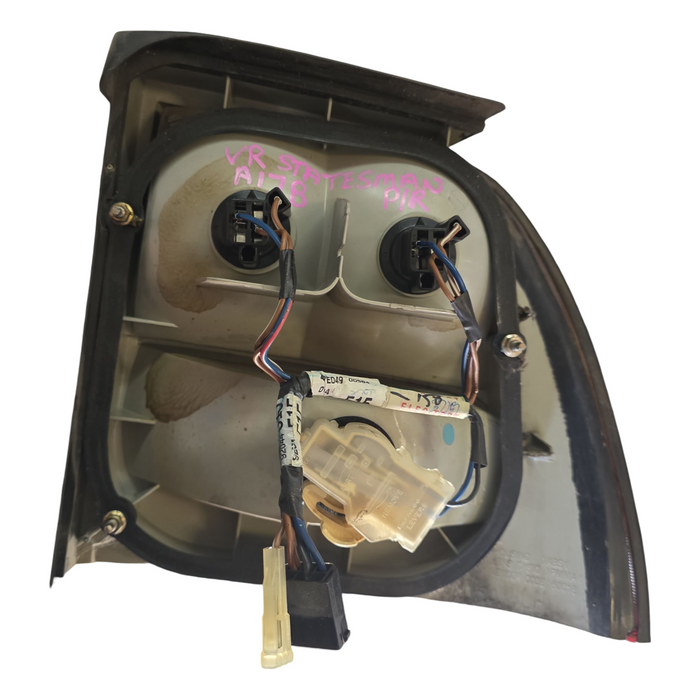A178 - VR HOLDEN STATESMAN - Taillight w/ Loom (PASSENGER'S)