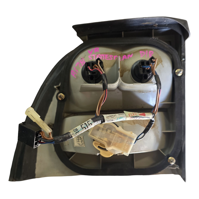 A178 - VR HOLDEN STATESMAN - Taillight w/ Loom (DRIVER'S)