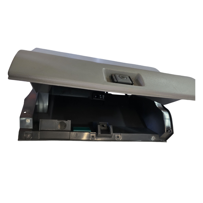 A178 - VR HOLDEN STATESMAN - Glovebox
