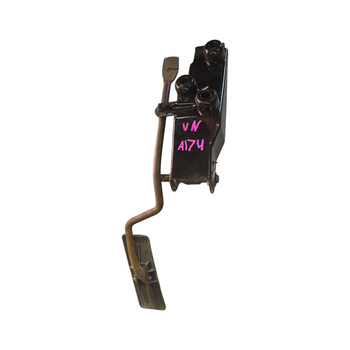 A174 - VN HOLDEN COMMODORE SEDAN - Accelerator Pedal
