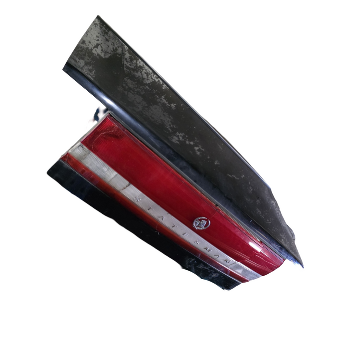A271 - VS HOLDEN STATESMAN SII - Bootlid w/ Garnish