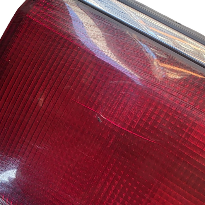 A271 - VS HOLDEN STATESMAN SII - Taillight (DRIVER'S)