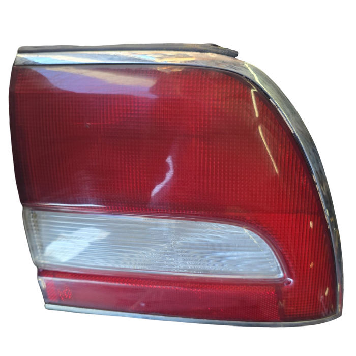 A271 - VS HOLDEN STATESMAN SII - Taillight (DRIVER'S)
