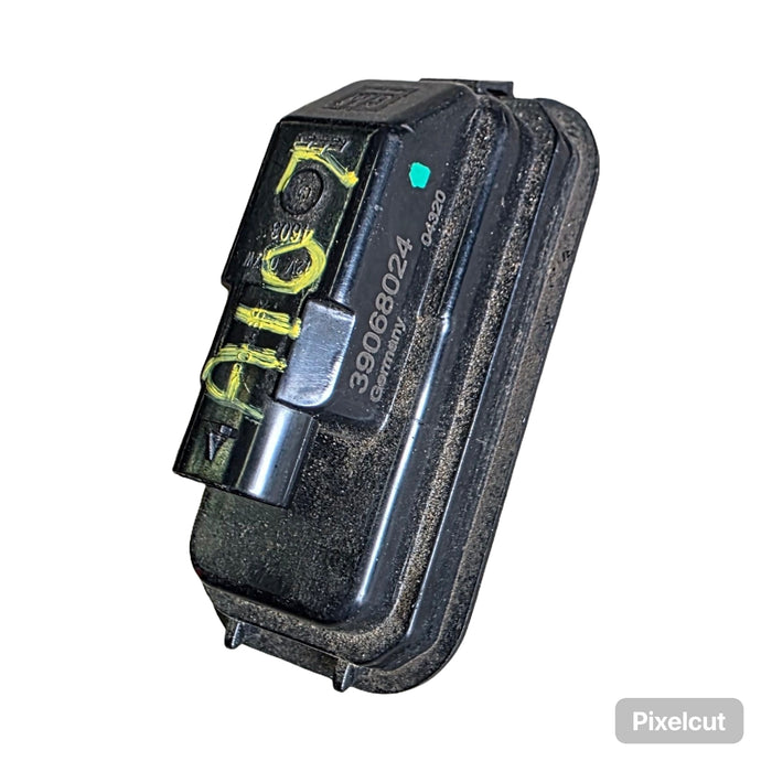 A107 - ZB HOLDEN COMMODORE - Number Plate Light