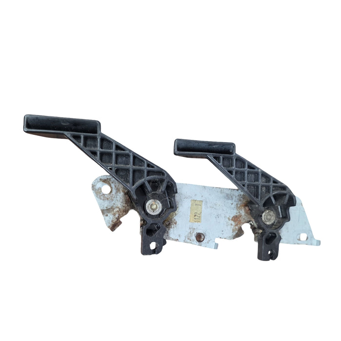 A262 - VP Holden Commodore Sedan - Fuel & Boot Release Lever GENUINE